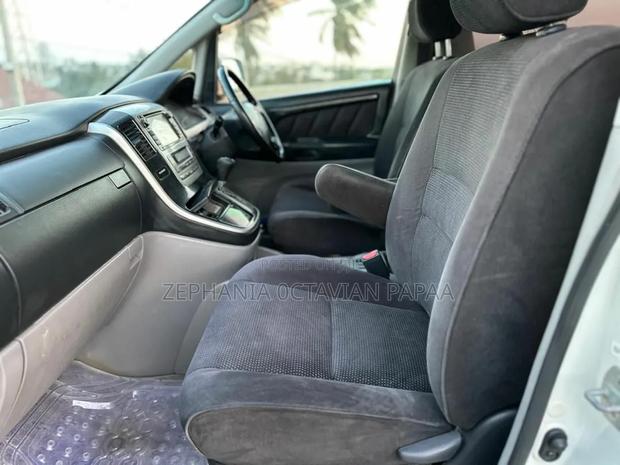 Toyota Alphard 2006 White
