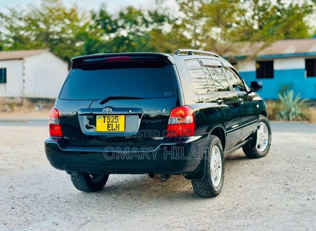 Toyota Kluger 2003 Black