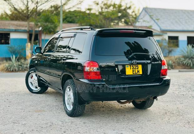 Toyota Kluger 2003 Black