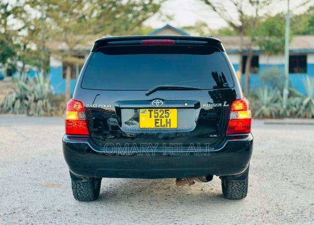 Toyota Kluger 2003 Black