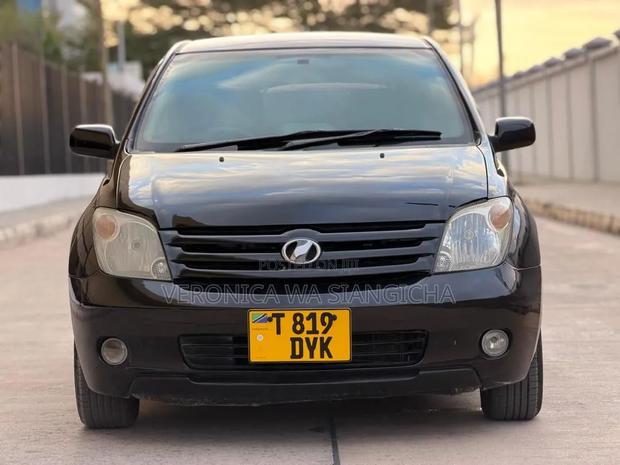 Toyota IST 2004 Black