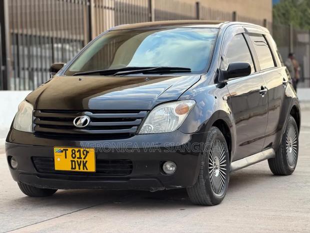 Toyota IST 2004 Black