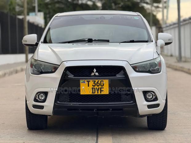 Mitsubishi RVR 2010 White