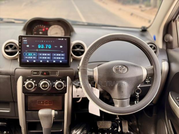Toyota IST 2006 Silver