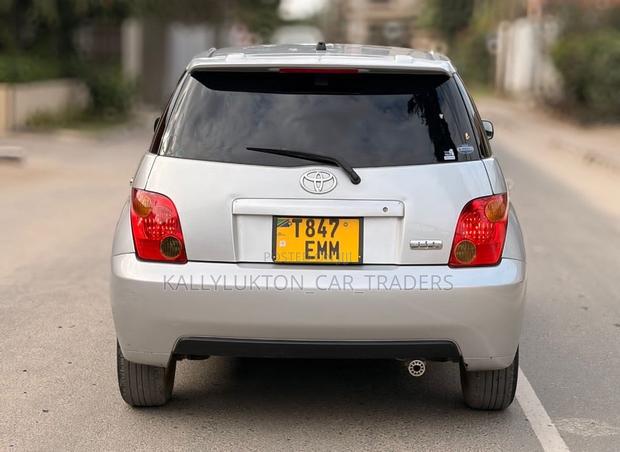 Toyota IST 2006 Silver