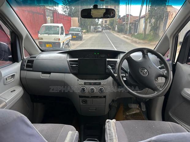 Toyota Noah 2005 Black