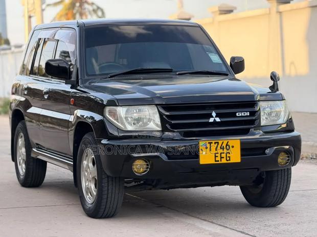 Mitsubishi Pajero 2002 Black