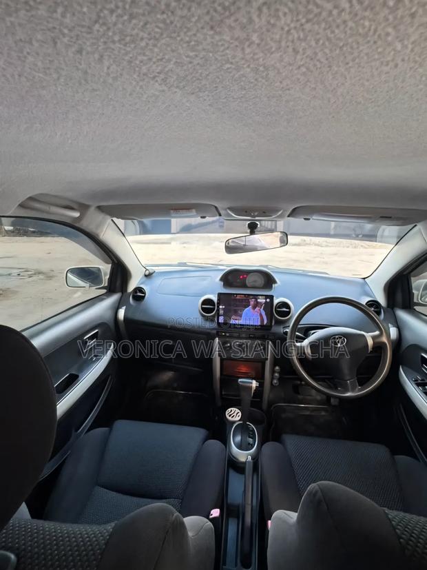Toyota IST 2005