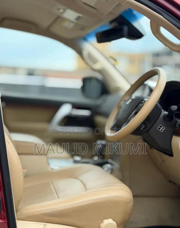 Toyota Land Cruiser 2017 Maroon