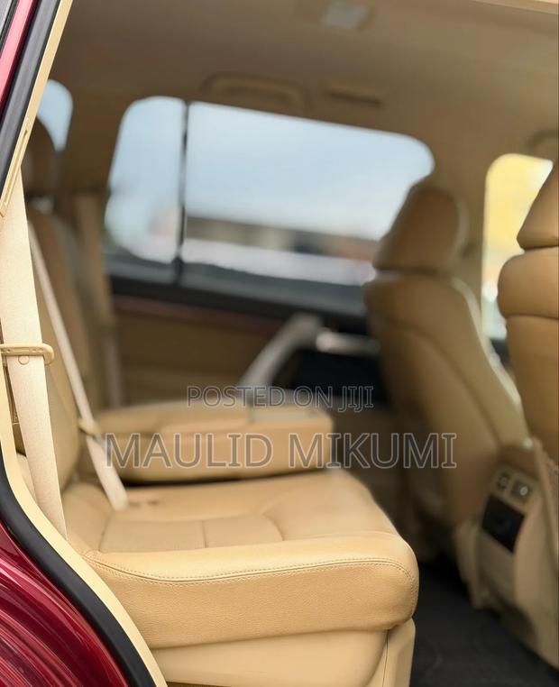 Toyota Land Cruiser 2017 Maroon