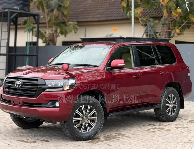 Toyota Land Cruiser 2017 Maroon