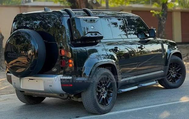 Land Rover Defender 2021 Matt Black