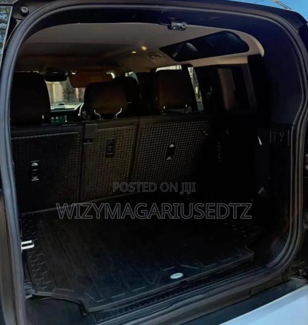 Land Rover Defender 2021 Matt Black
