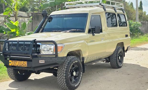 Toyota Land Cruiser 2010