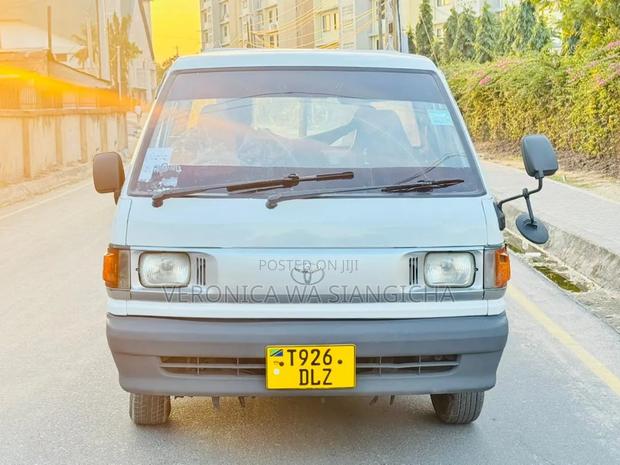 Toyota Lite-Ace 2005