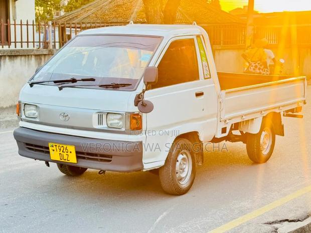 Toyota Lite-Ace 2005