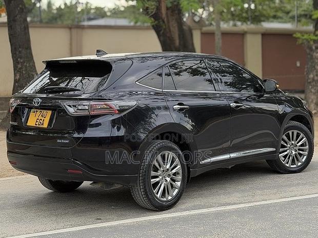 Toyota Harrier 2.0 2014 Black