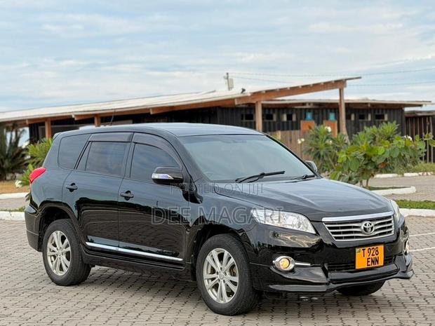 Toyota Vanguard 2010 Black