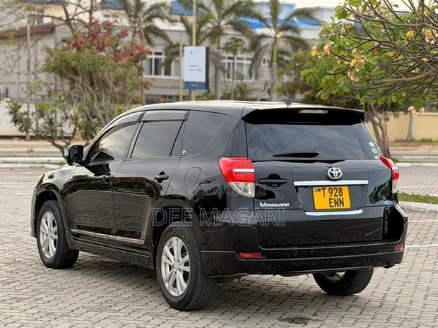 Toyota Vanguard 2010 Black