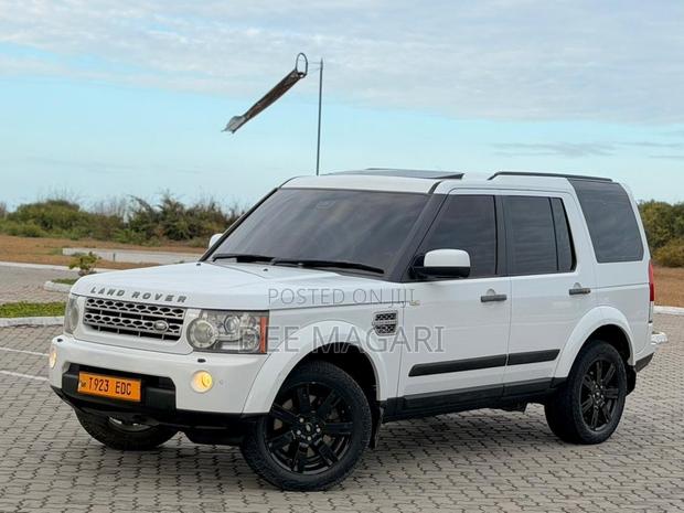 Land Rover Discovery 2011 White