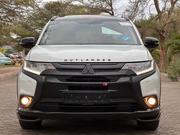 Mitsubishi Outlander 2016 White for sale