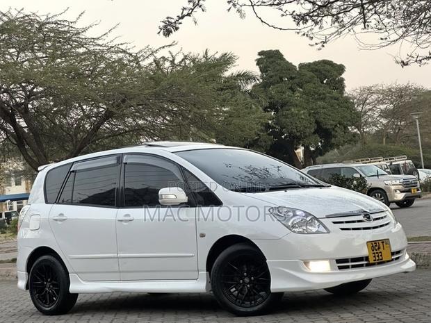 Toyota Corolla Spacio 2004 White