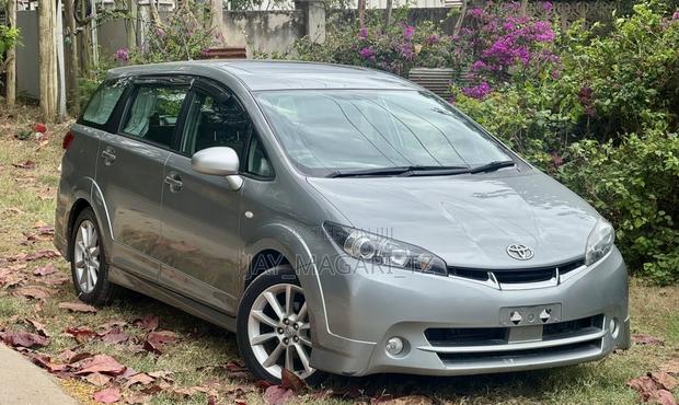 Toyota Wish 2011 Silver