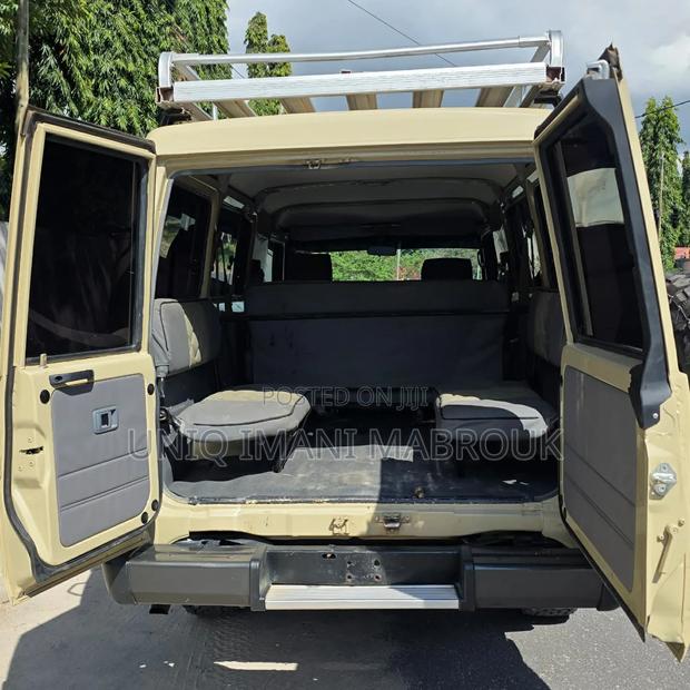 Toyota Land Cruiser 2010 Beige