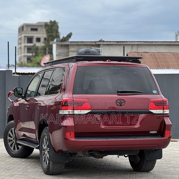 Toyota Land Cruiser 2017 Maroon