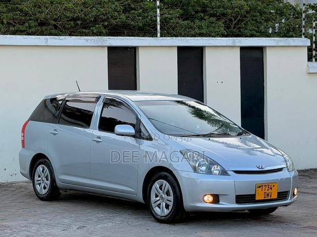 Toyota Wish 2005 Silver