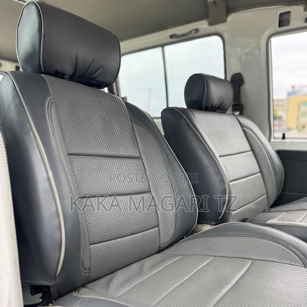 Toyota Land Cruiser 2007 White