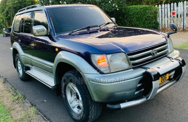 Toyota Land Cruiser Prado 2003 Blue