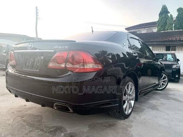 Toyota Crown 2008 Black