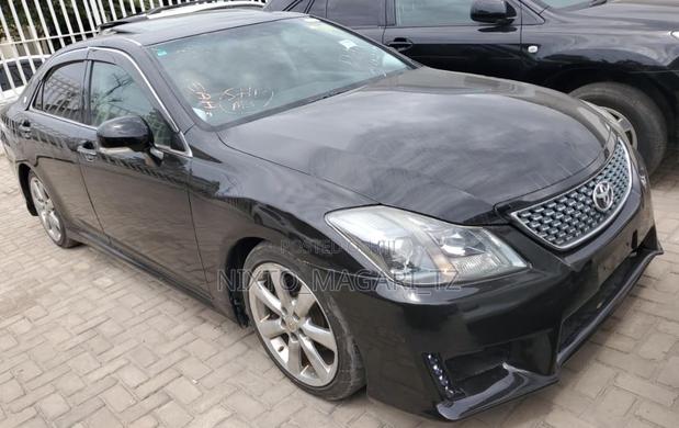 Toyota Crown 2009 Matt Black