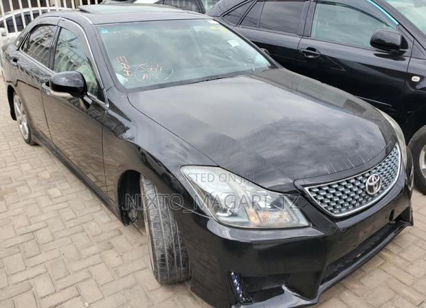 Toyota Crown 2009 Matt Black