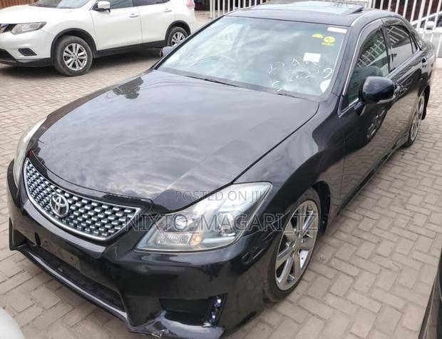 Toyota Crown 2009 Matt Black