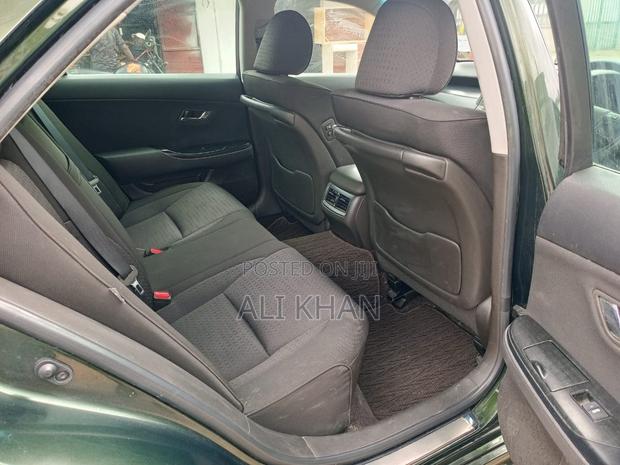 Toyota Crown 2010 Green