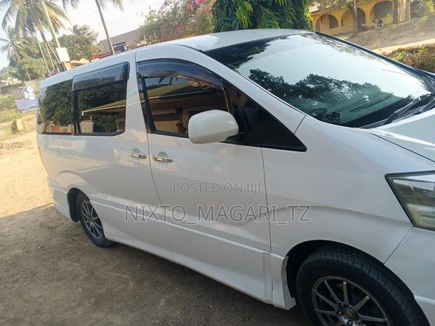 Toyota Alphard 2006 White