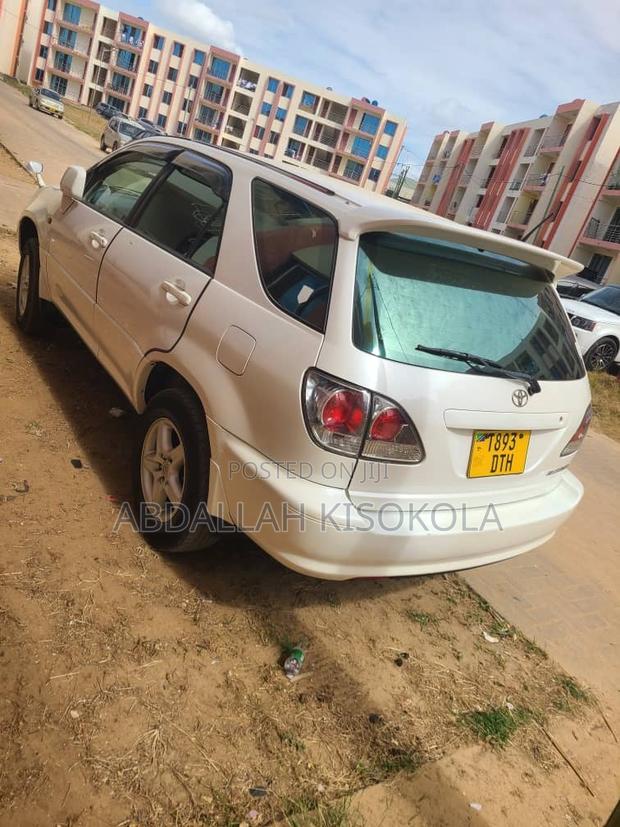 Toyota Harrier 2.4 16V 2001 White