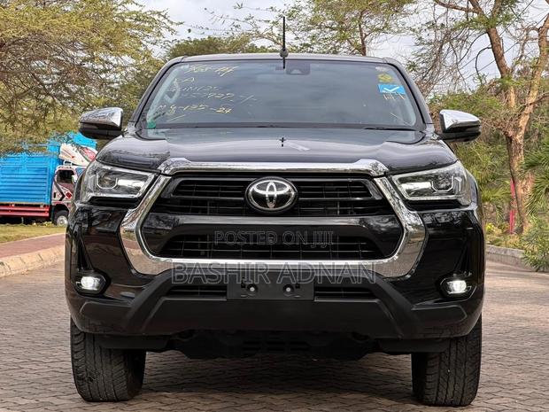 Toyota Hilux 2024 Matt Black
