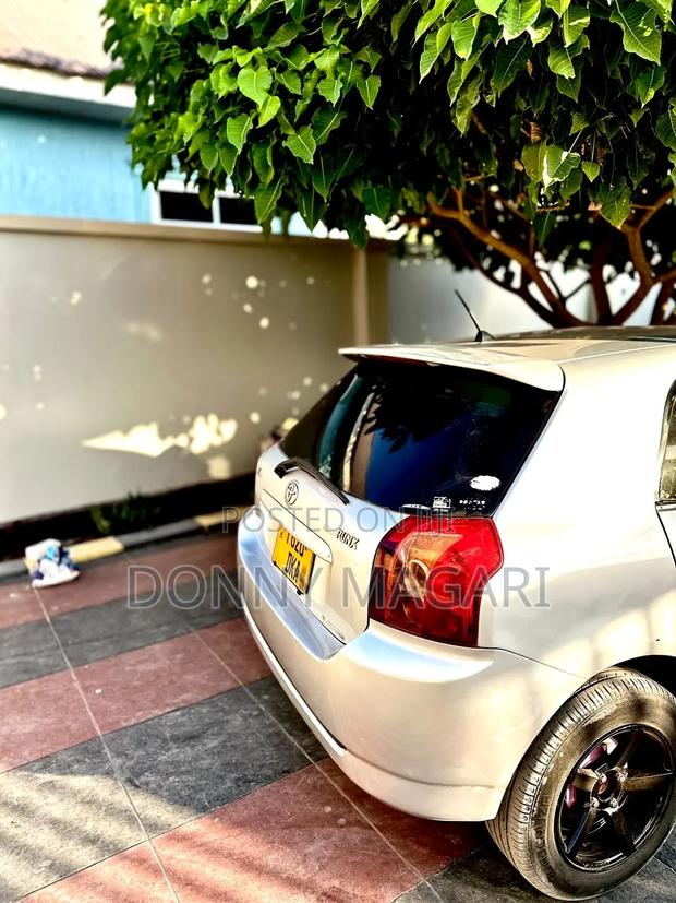 Toyota Corolla RunX 2006 Silver