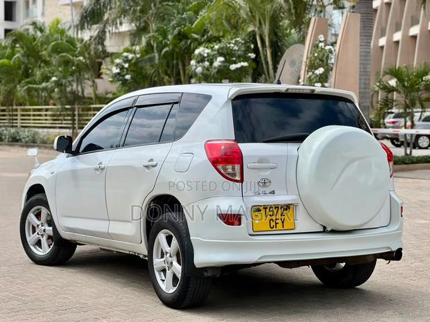 Toyota RAV4 2007 White
