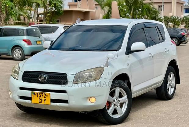 Toyota RAV4 2007 White