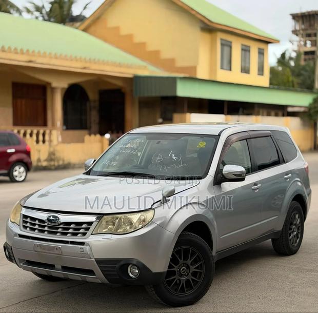 Subaru Forester 2011 Silver