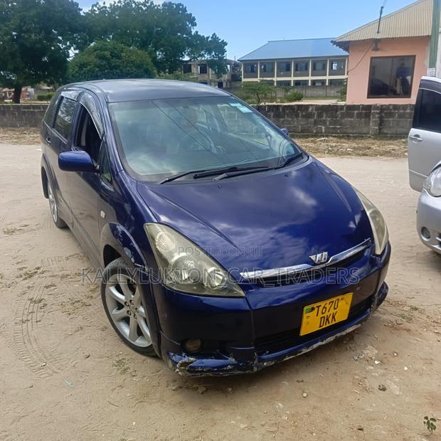 Toyota Wish 2005 Blue