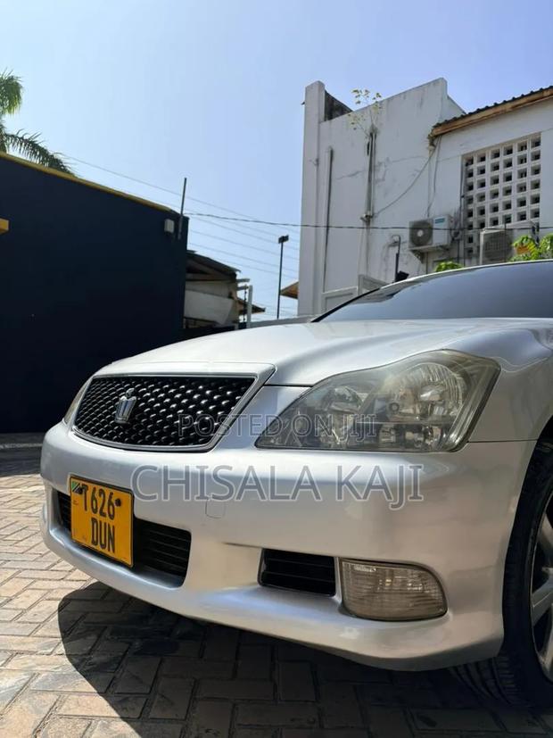 Toyota Crown 2006 Silver