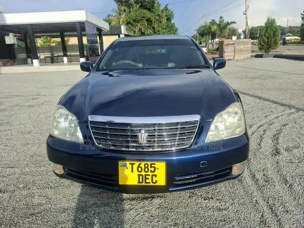 Toyota Crown 2001 Blue