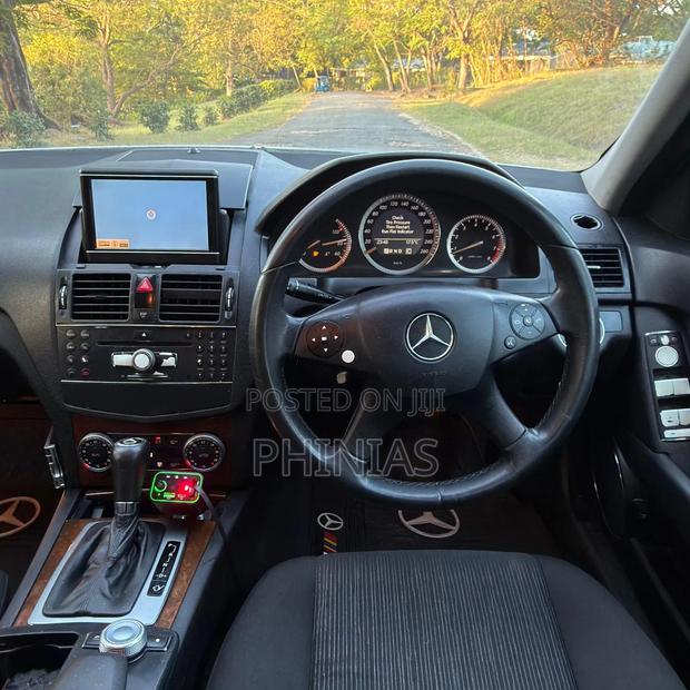 Mercedes-Benz C-Class 2009 Silver