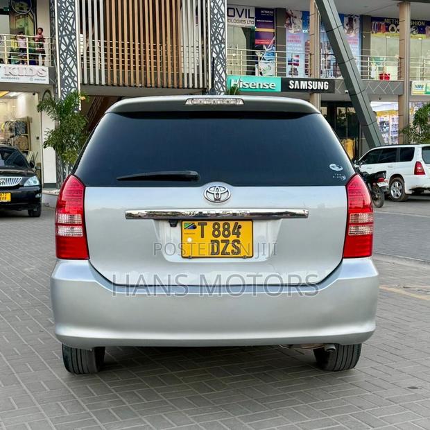 Toyota Wish 2004 Silver