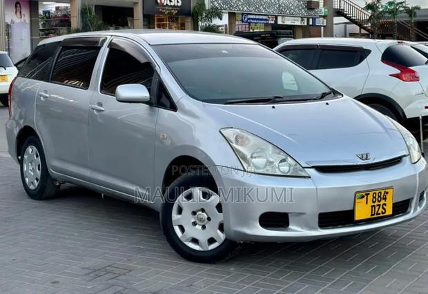 Toyota Wish 2004 Silver